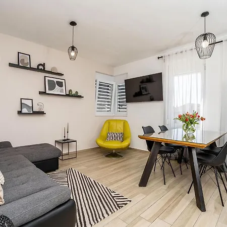 Stunning In Apartament